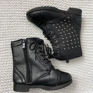 Toddler combat boots Size 9/10